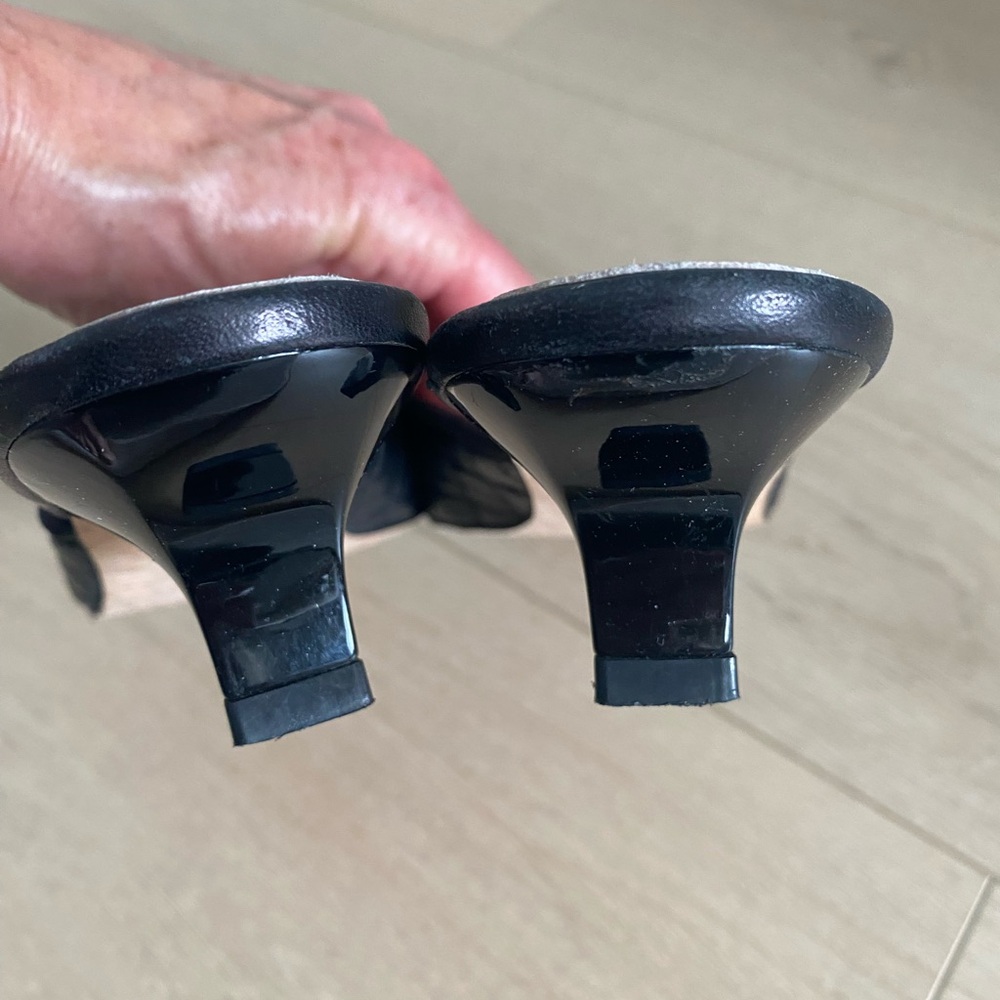 “IT GIRL” Paul Mayer Chanel Style Black Leather Quilted Kitten Heel Slide Mule 9 - Picture 5 of 5